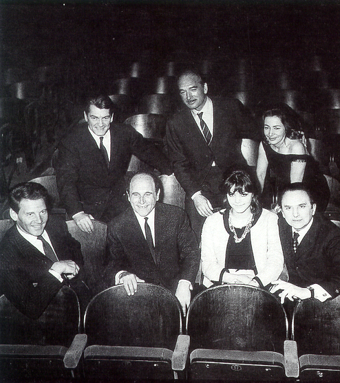 Léo Ferré au cours d'une répétition au Vieux-Colombier avec Jean-Pierre-Aumont, Jean Marais, Eddie Barclay