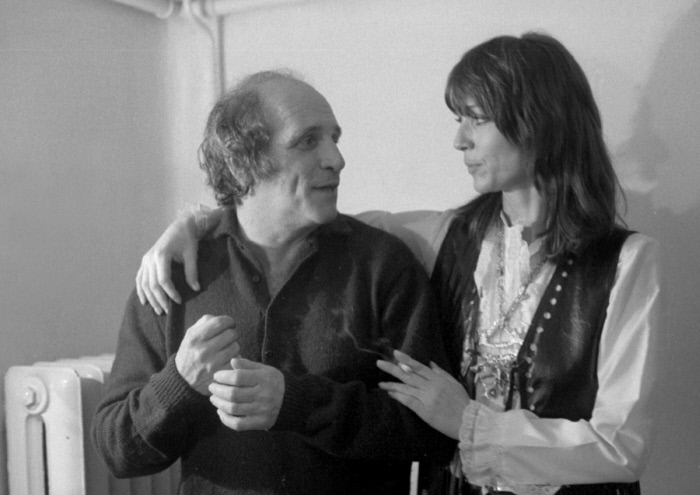 Léo Ferré et Elsa Martinelli, actrice italienne. Paris, maison de la Mutualité, 1970