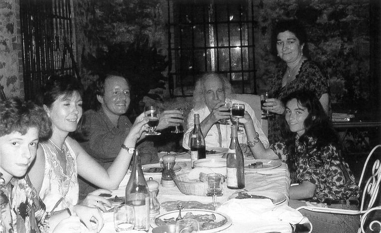 Léo Ferré - Le 24 août, Marie-Cécile, Françoise, Didier Barbelivien, Marie et Anaïs à Castellina