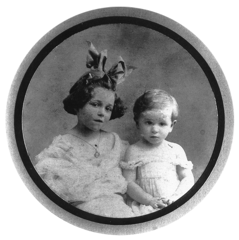 Léo Ferré enfant, en compagnie de sa soeur Lucienne